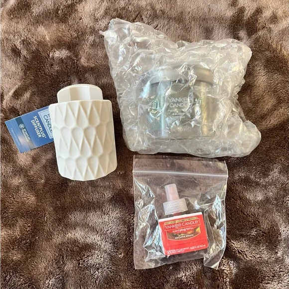 NWT YANKEE CANDLE GIFT SET ZIPPERED GOLD BAG/TOTE - Picture 3 of 8